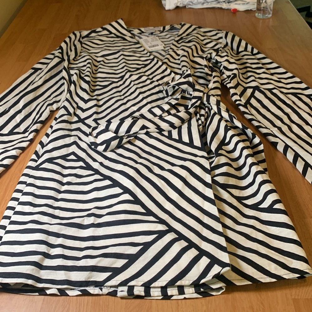 H&M Linen Blend Wrap Dress Geometric Stripes Size Medium NWT - Picture 8 of 12